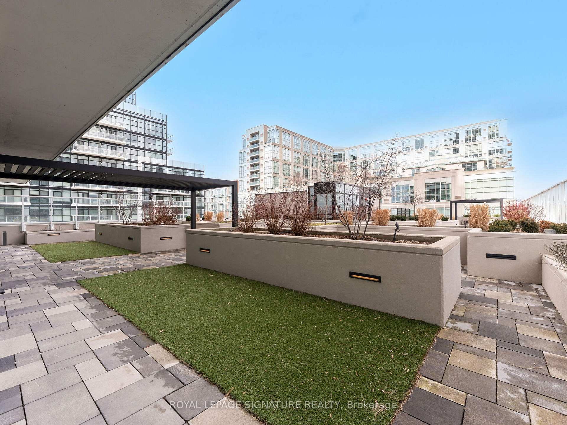 132-251 Manitoba Street S, Toronto, ON