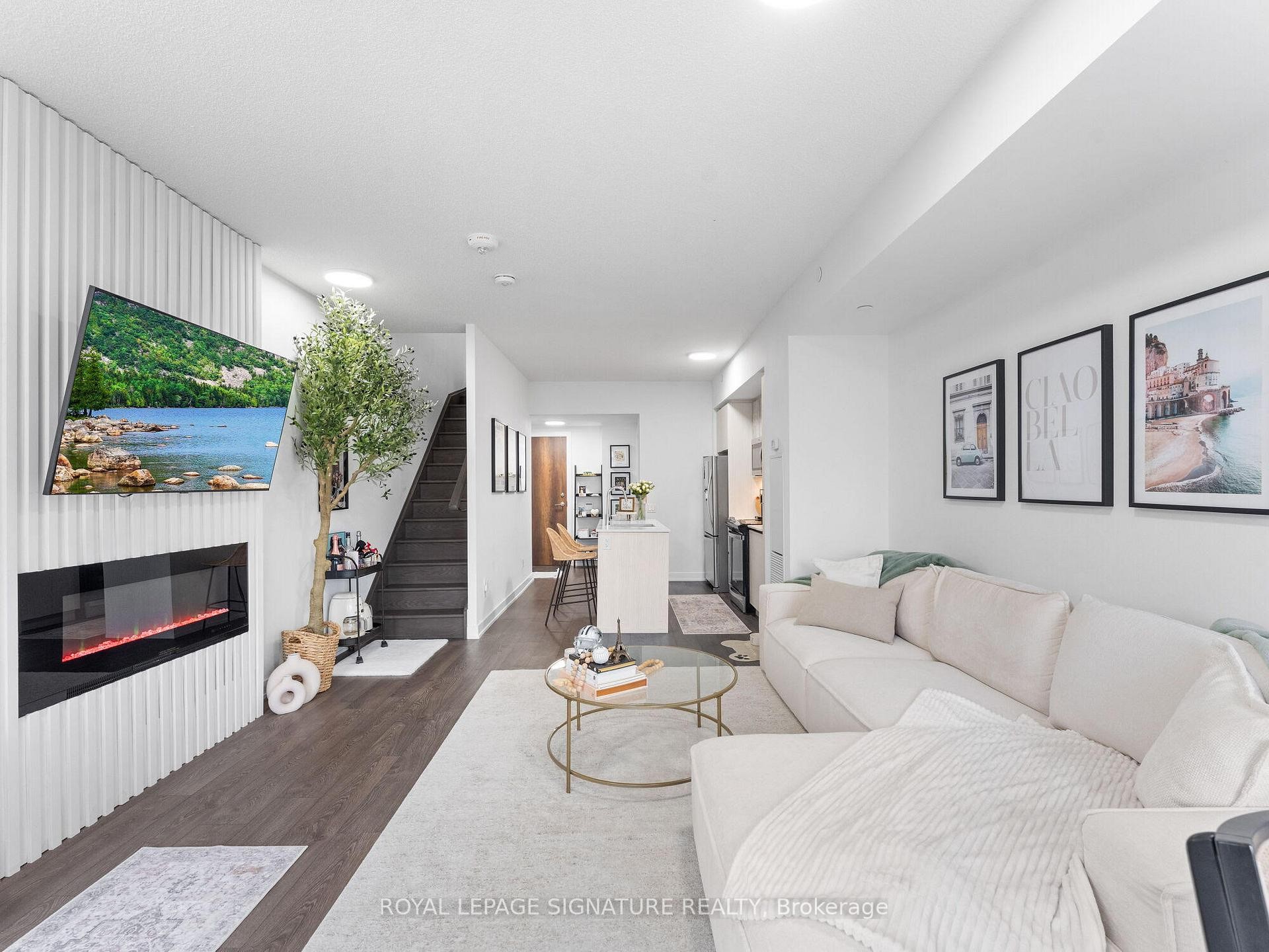 132-251 Manitoba Street S, Toronto, ON