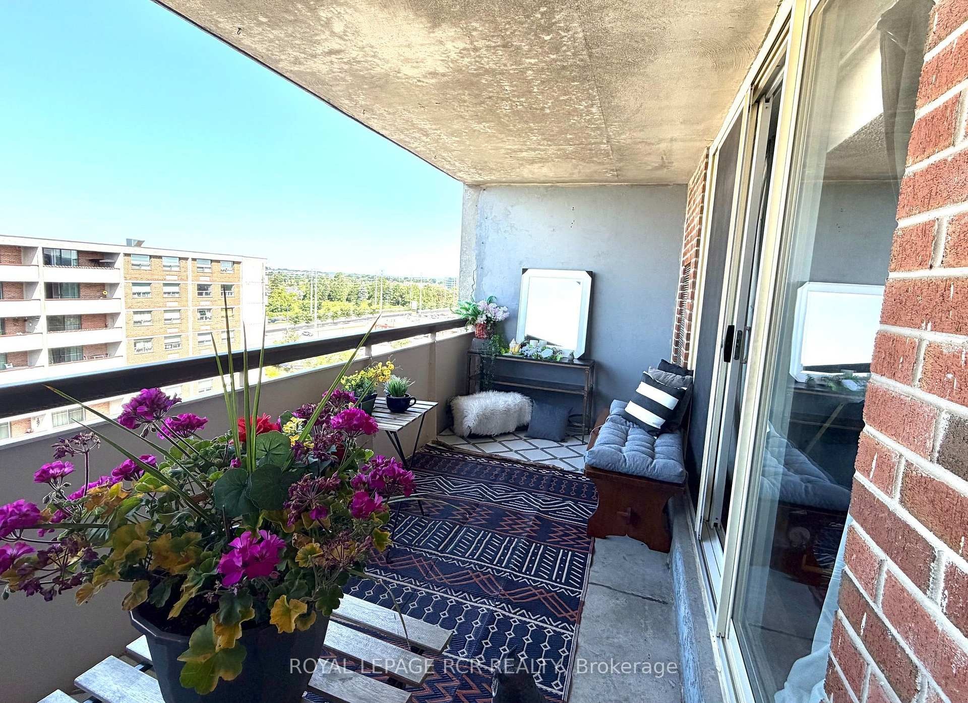 1011-40 William Roe Boulevard, Newmarket, ON - Outdoor With Balcony With Exterior