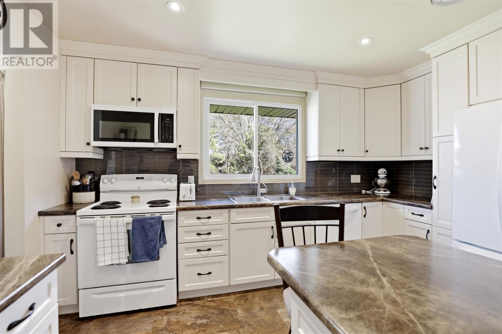 29 Norden Cres, Sault Ste. Marie, ON