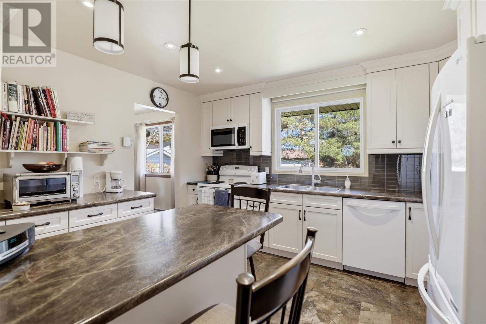 29 Norden Cres, Sault Ste. Marie, ON