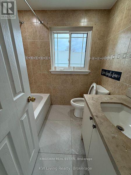 18 Gemshaw Crescent, Toronto, ON