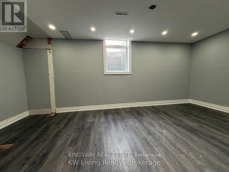 18 Gemshaw Crescent, Toronto, ON