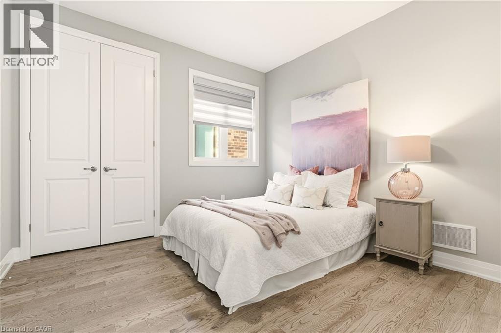 1456 Ford Strathy Crescent, Oakville, ON