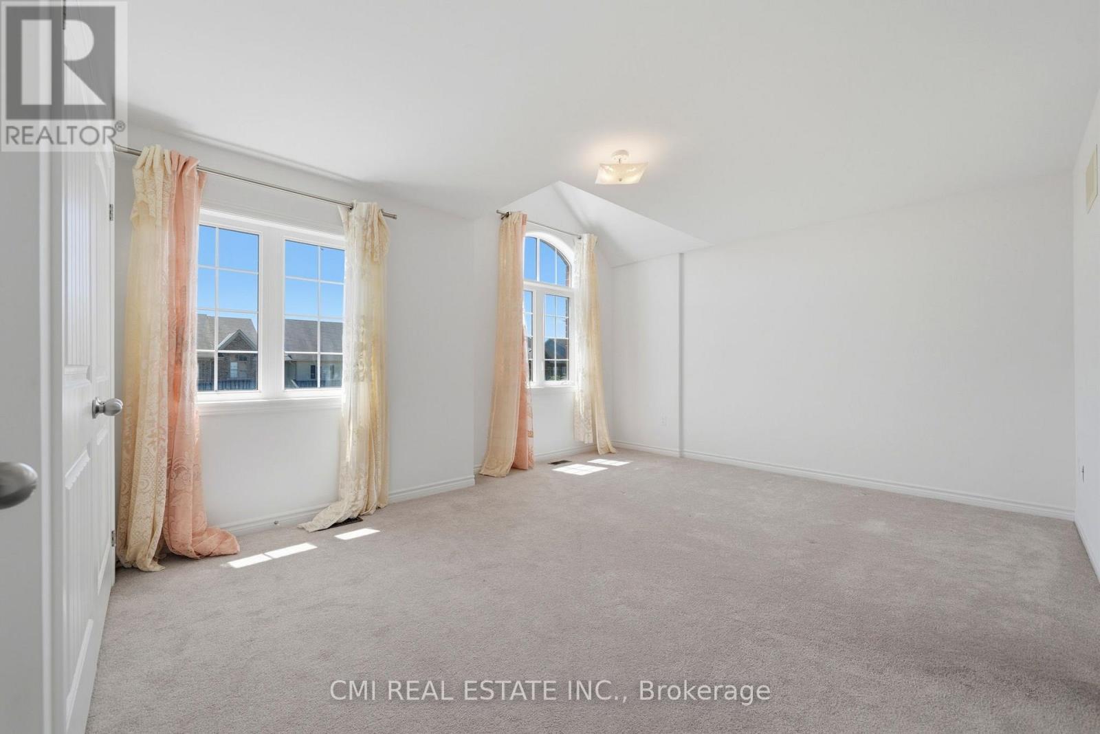 144 Gold Park Gate, Essa, ON