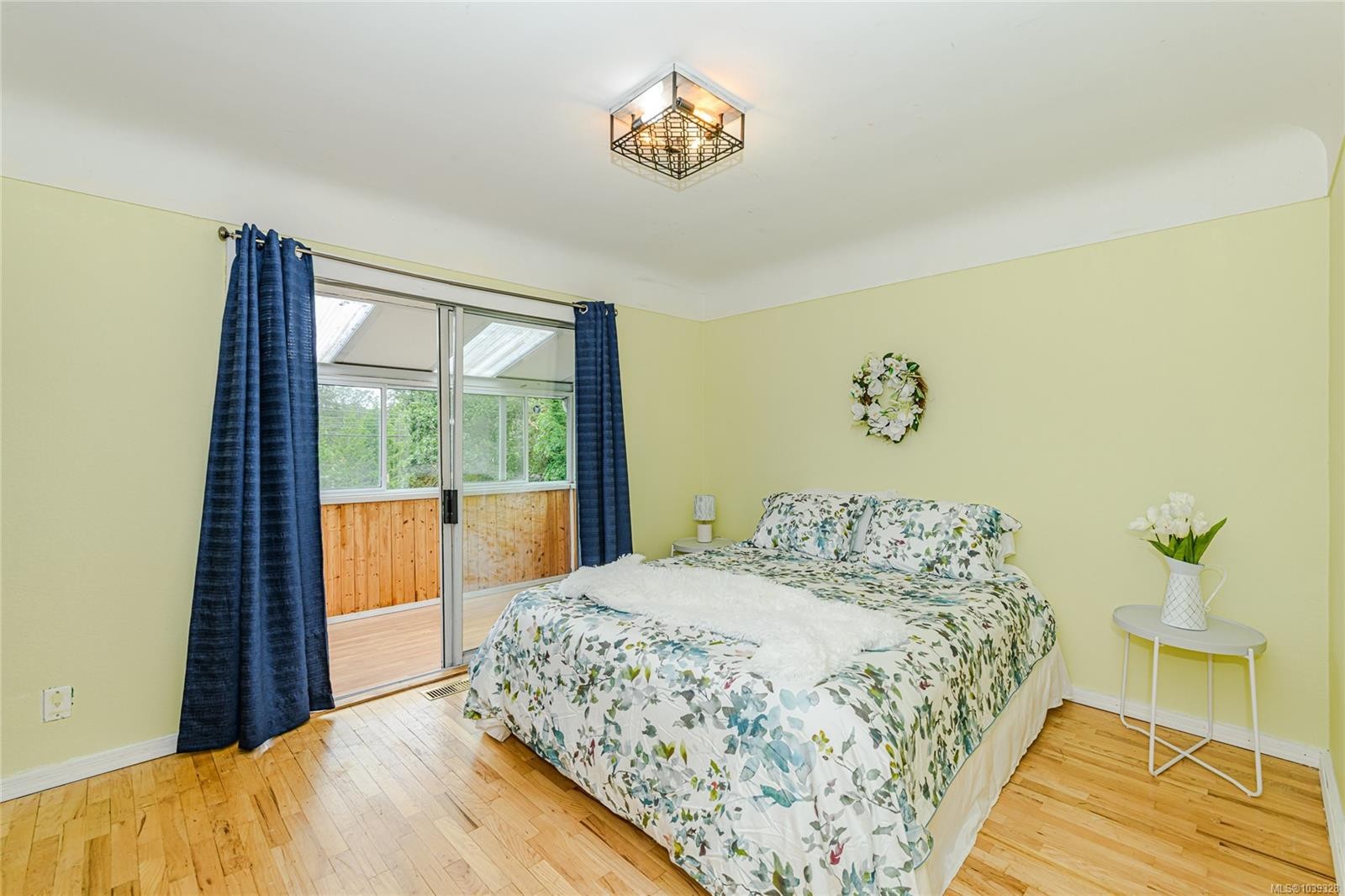 3803 Merriman Dr, Saanich, BC