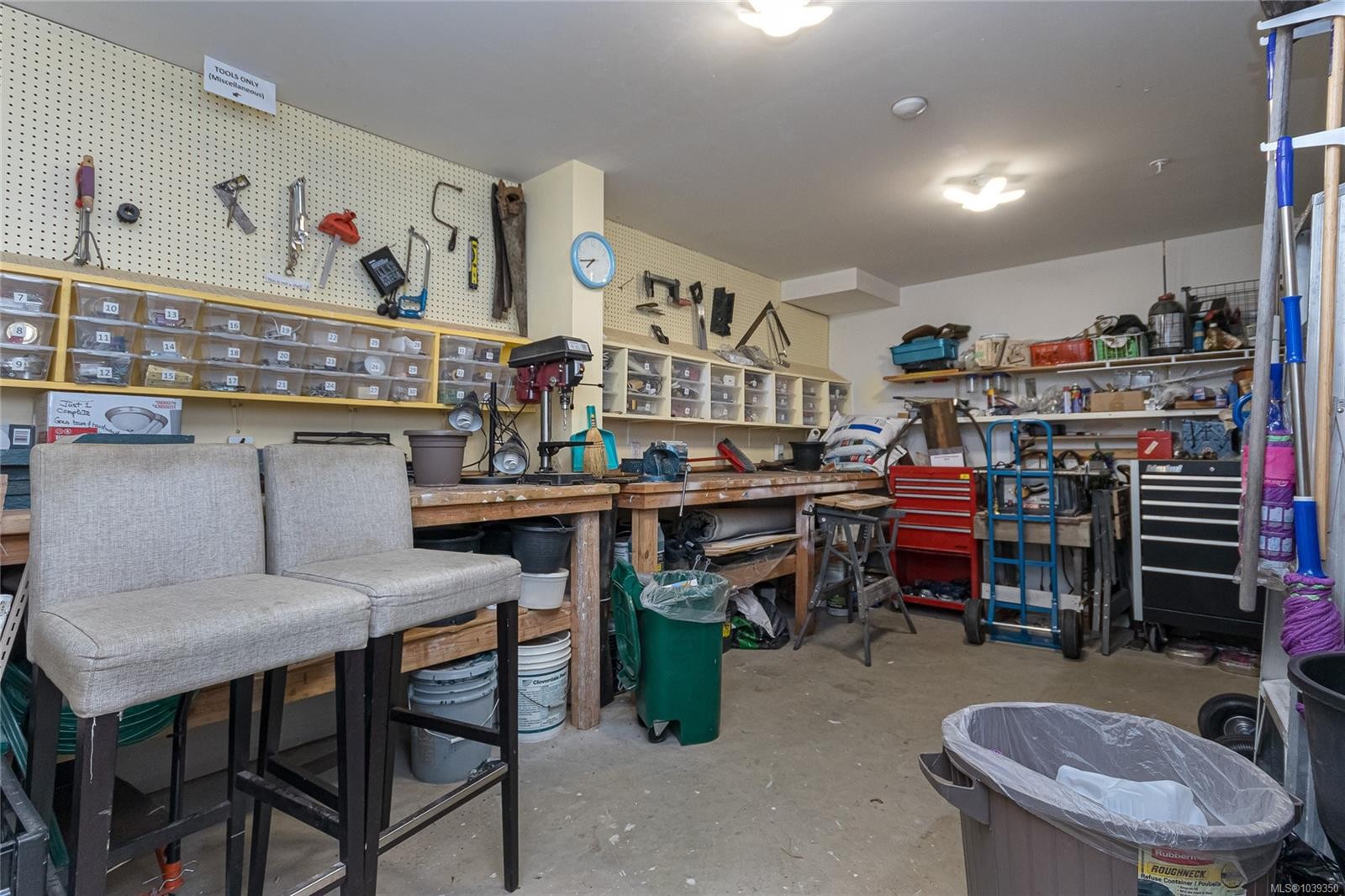 #102-651 Jolly Pl, Saanich, BC