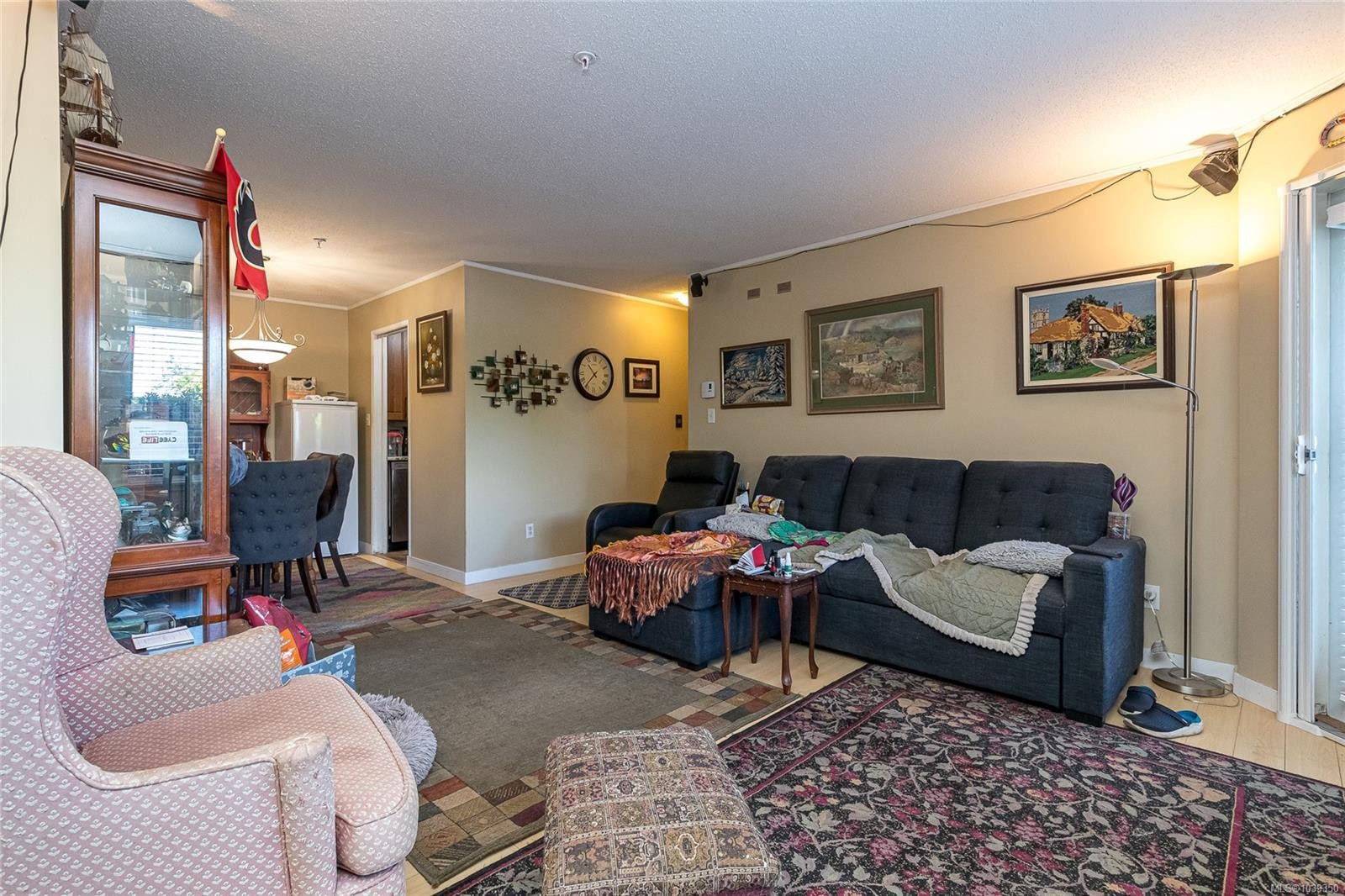 #102-651 Jolly Pl, Saanich, BC