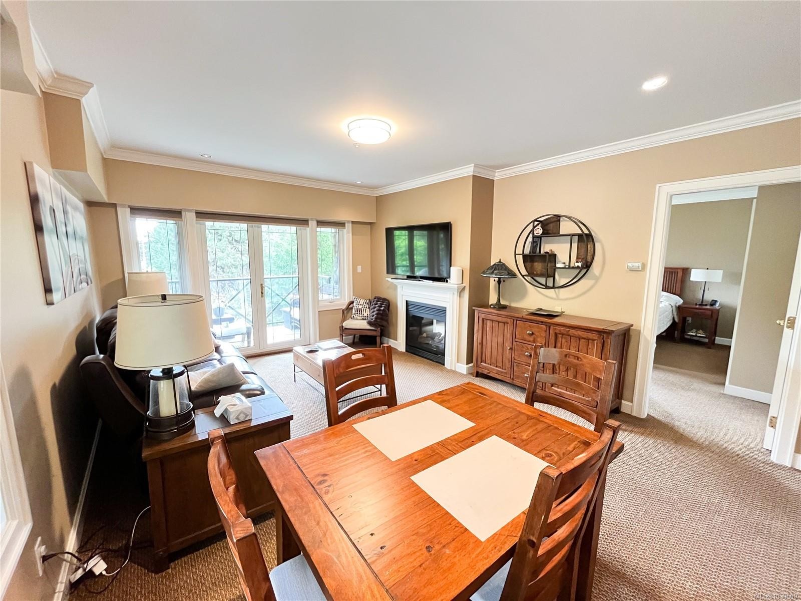 #206-2326 Harbour Rd, Sidney, BC