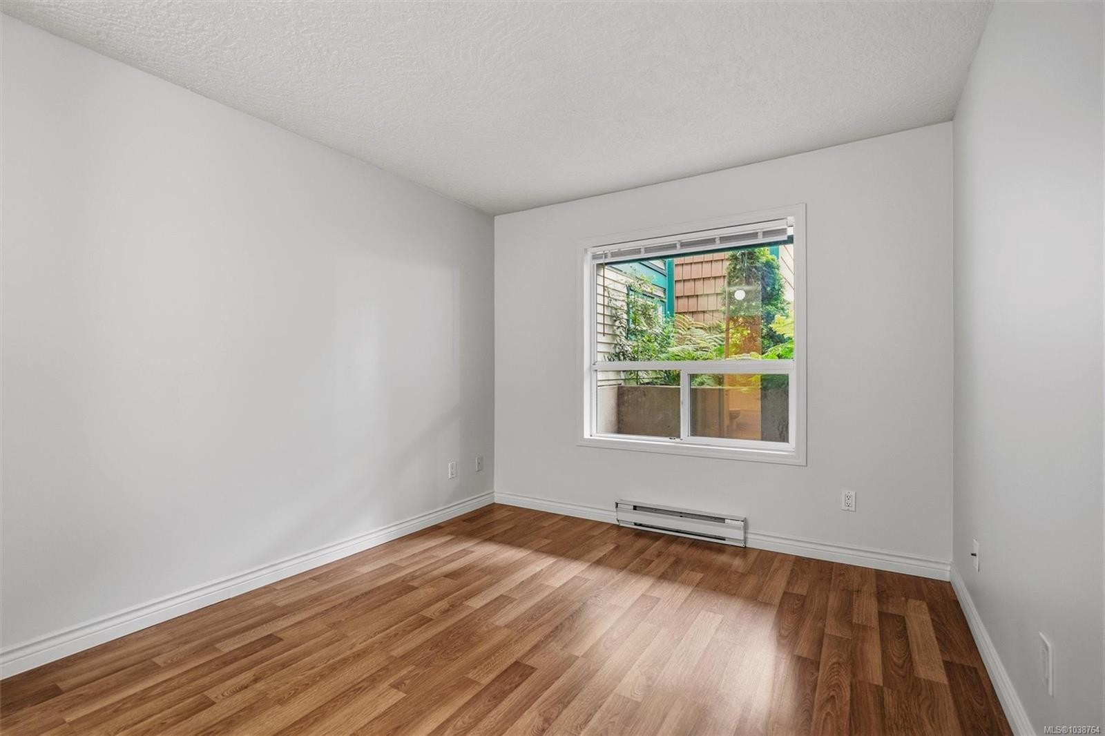 #112-894 Vernon Ave, Saanich, BC
