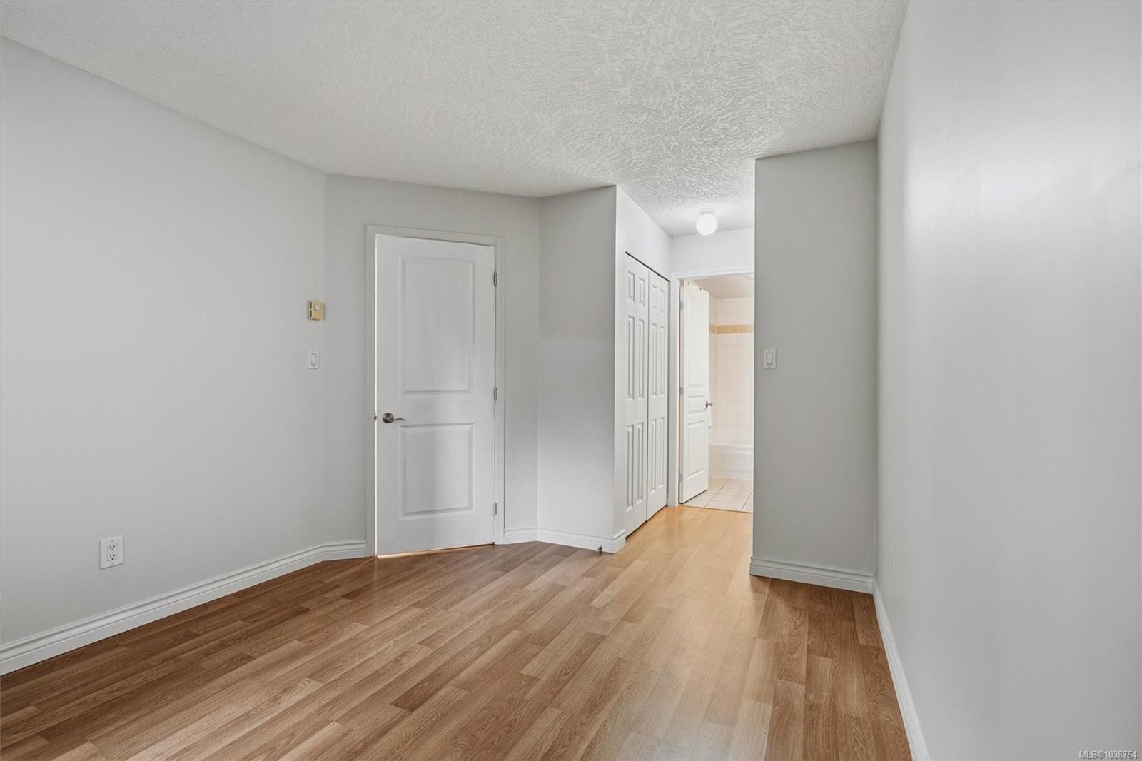 #112-894 Vernon Ave, Saanich, BC