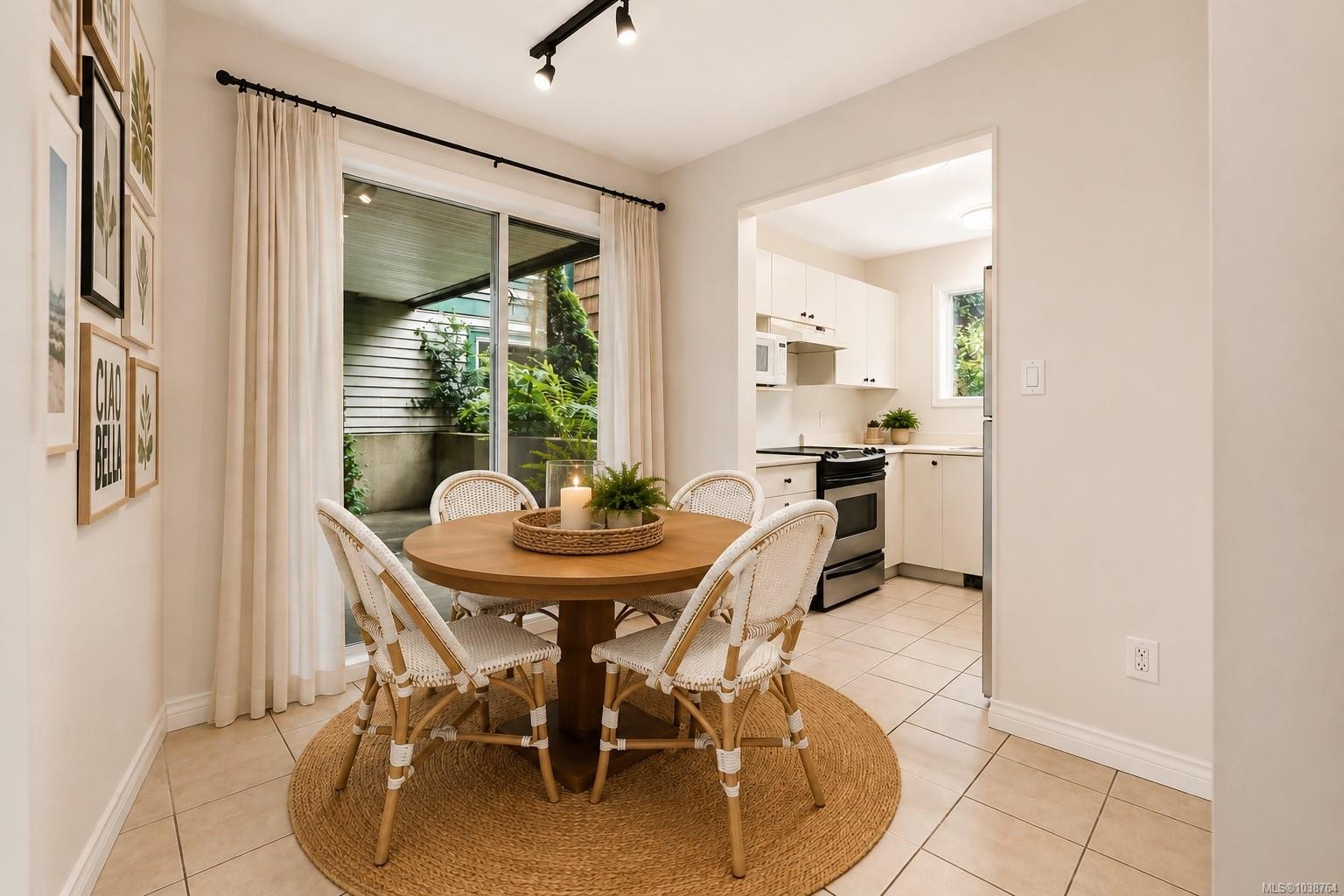 #112-894 Vernon Ave, Saanich, BC