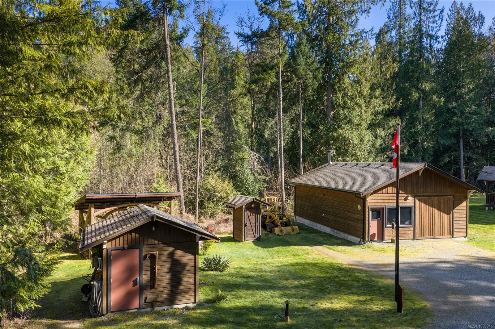 13475 Cedar Rd, Ladysmith, BC