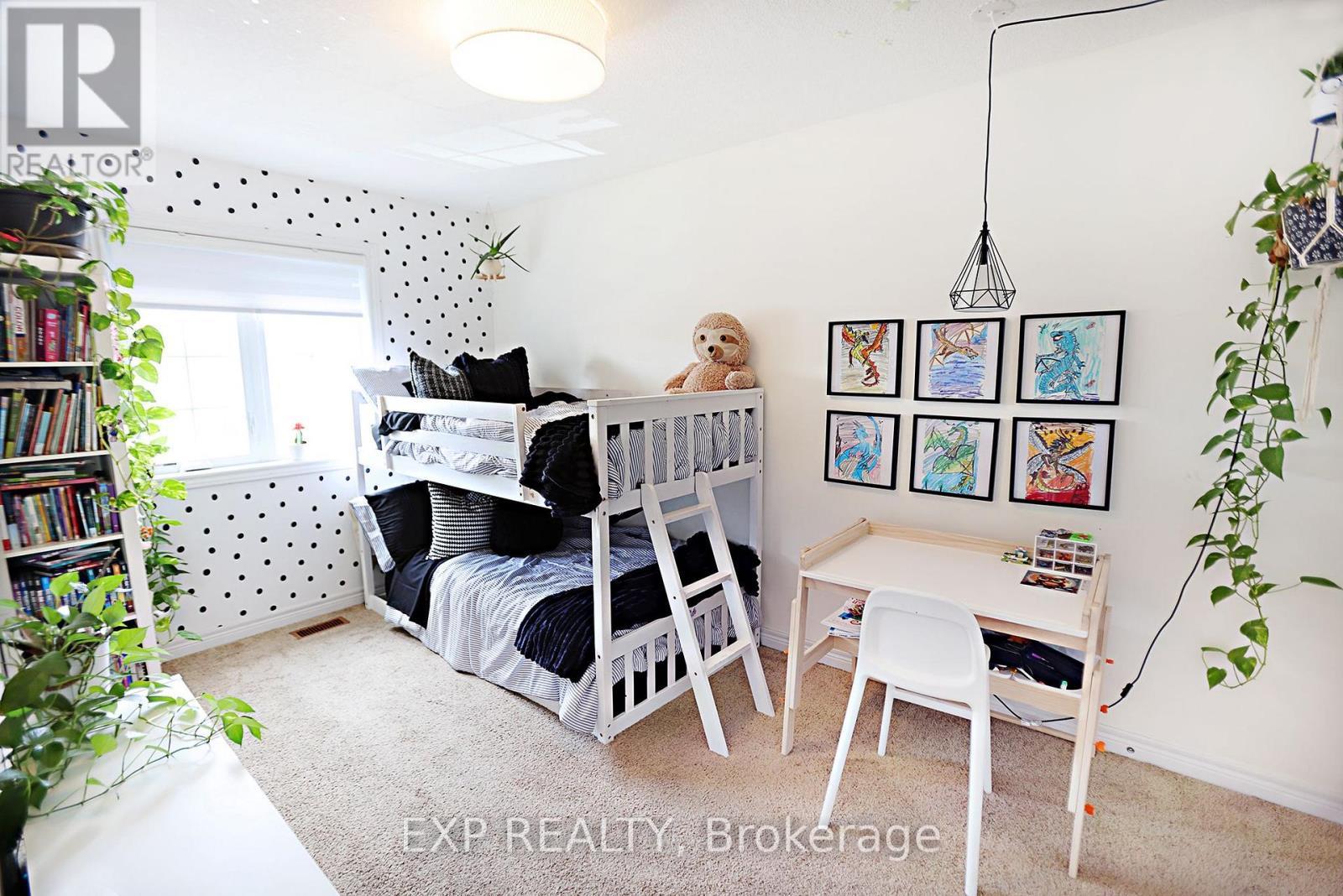 360 John Street N, Hamilton, ON