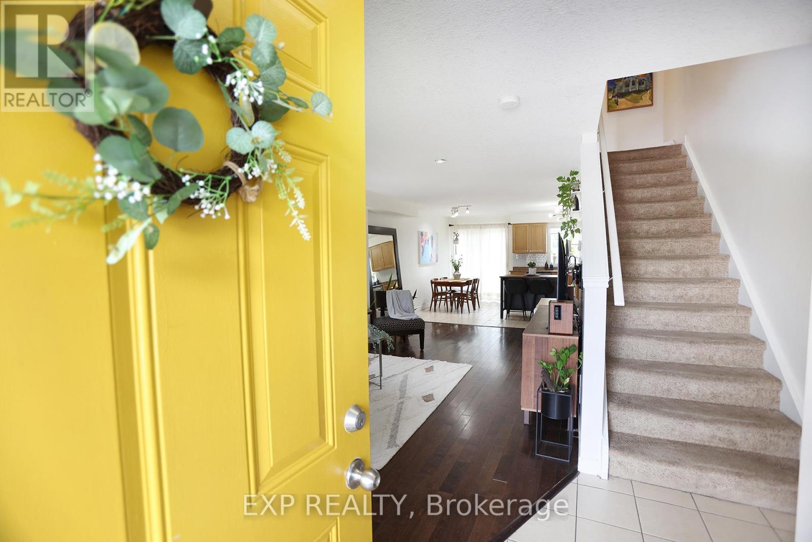 360 John Street N, Hamilton, ON