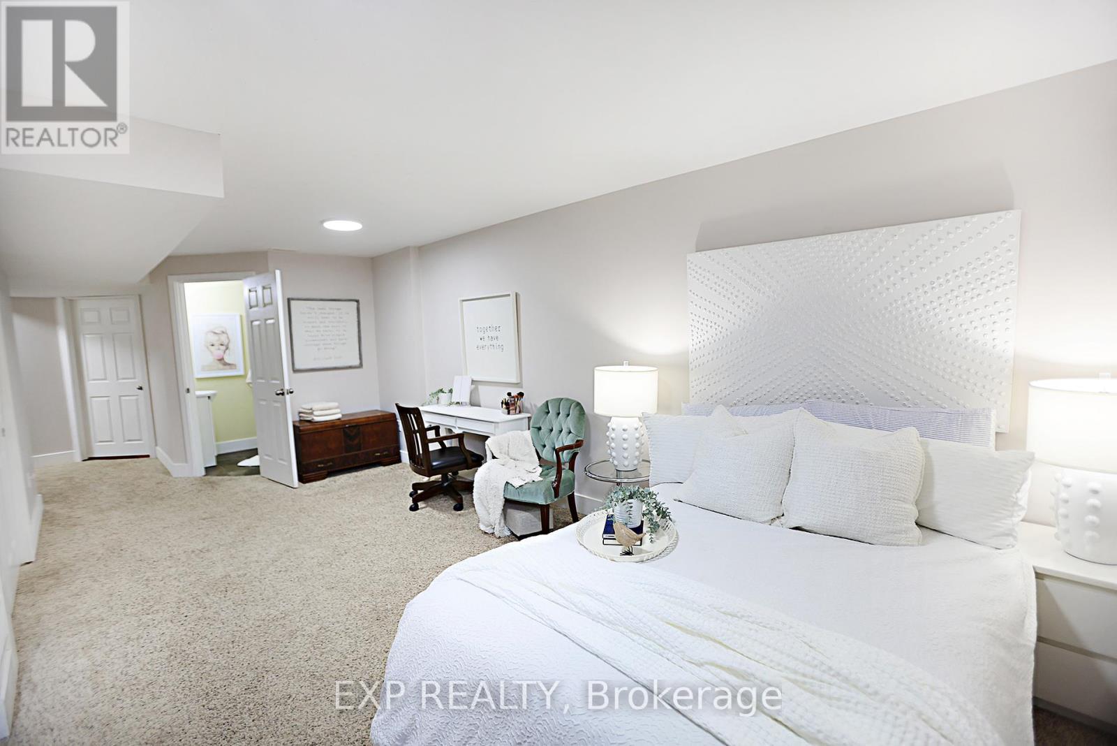 360 John Street N, Hamilton, ON