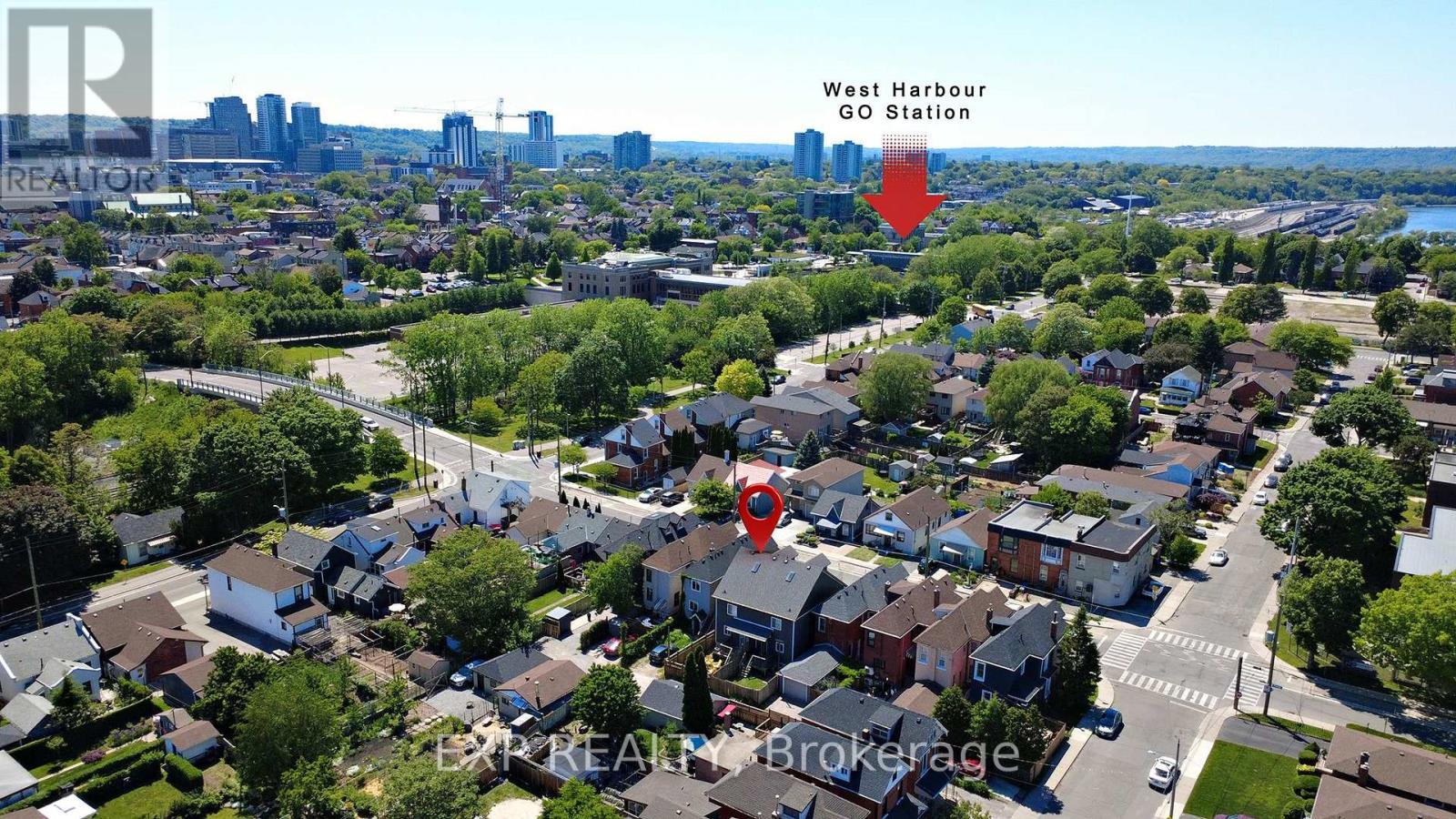 360 John Street N, Hamilton, ON