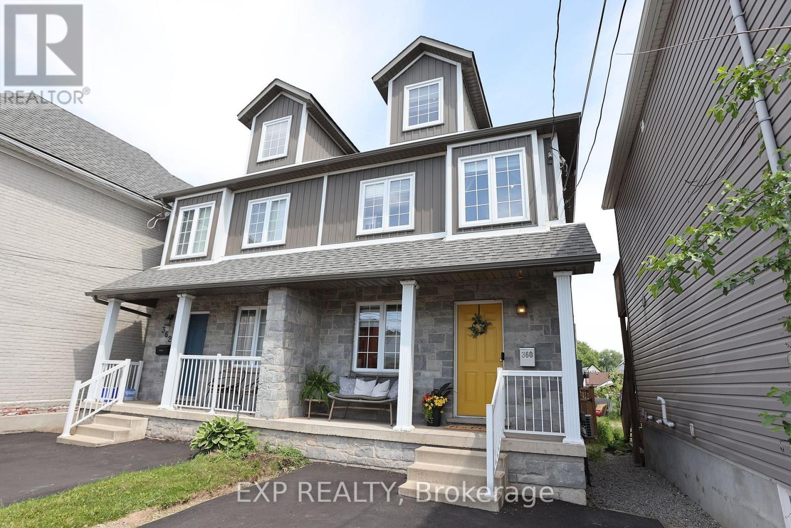 360 John Street N, Hamilton, ON