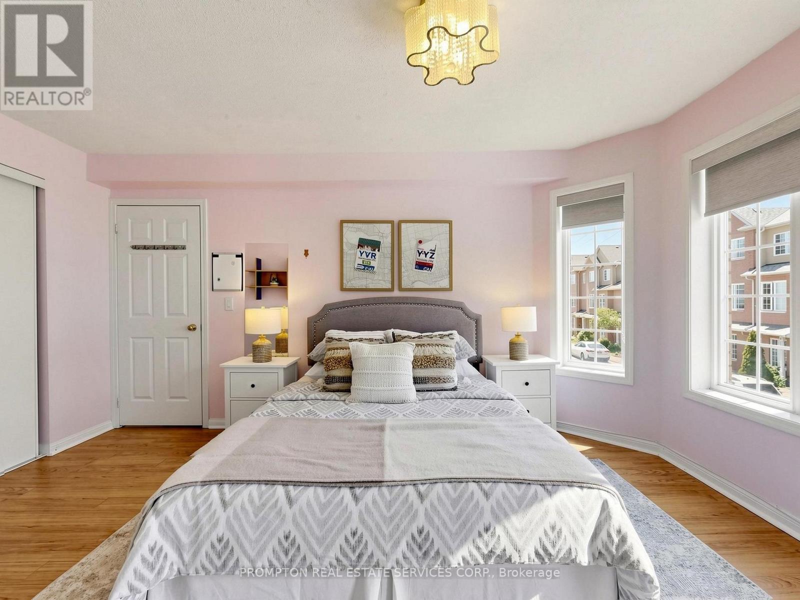 21 - 5 St.Moritz Way, Markham, ON