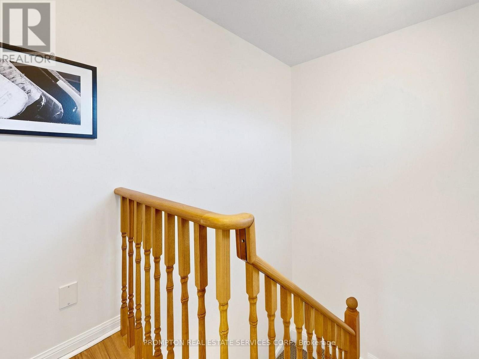 21 - 5 St.Moritz Way, Markham, ON