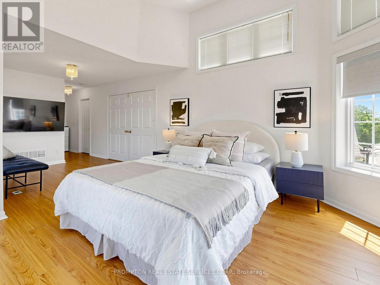 21 - 5 St.Moritz Way, Markham, ON