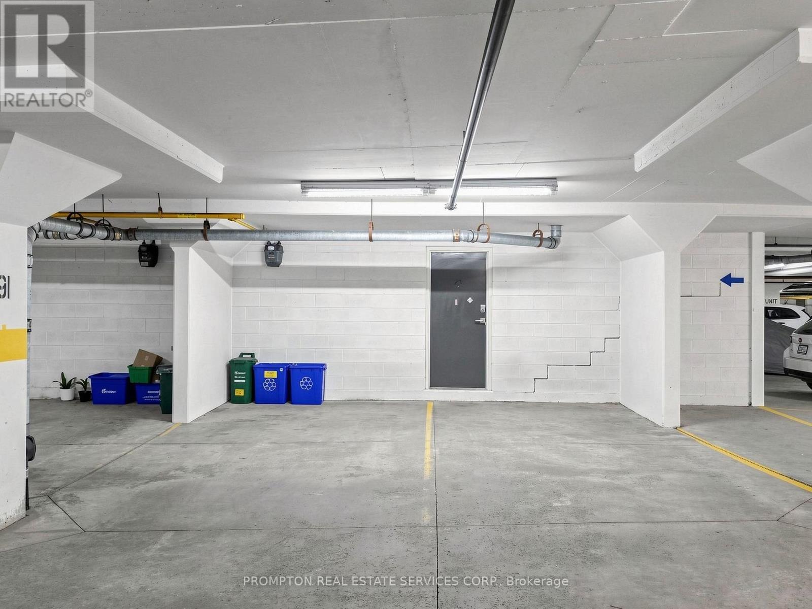 21 - 5 St.Moritz Way, Markham, ON