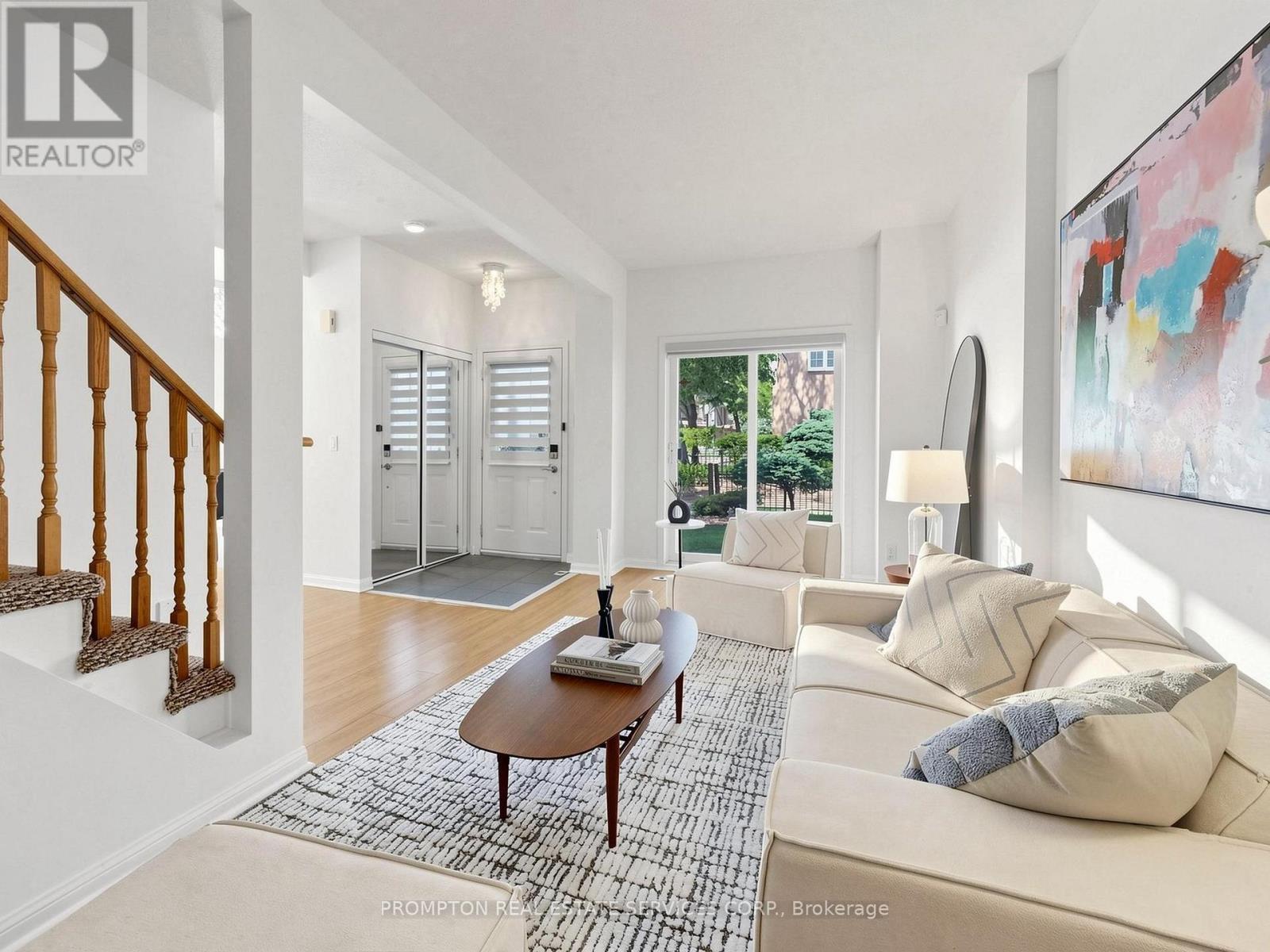 21 - 5 St.Moritz Way, Markham, ON