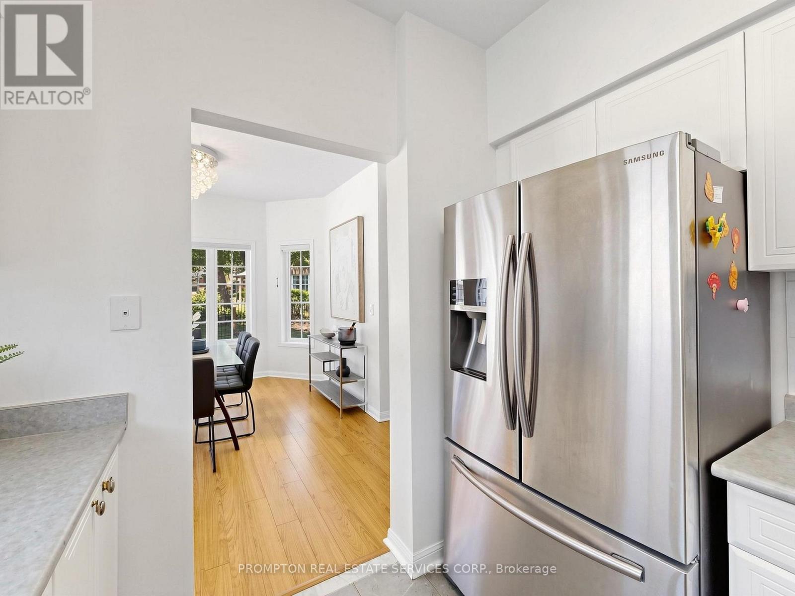 21 - 5 St.Moritz Way, Markham, ON