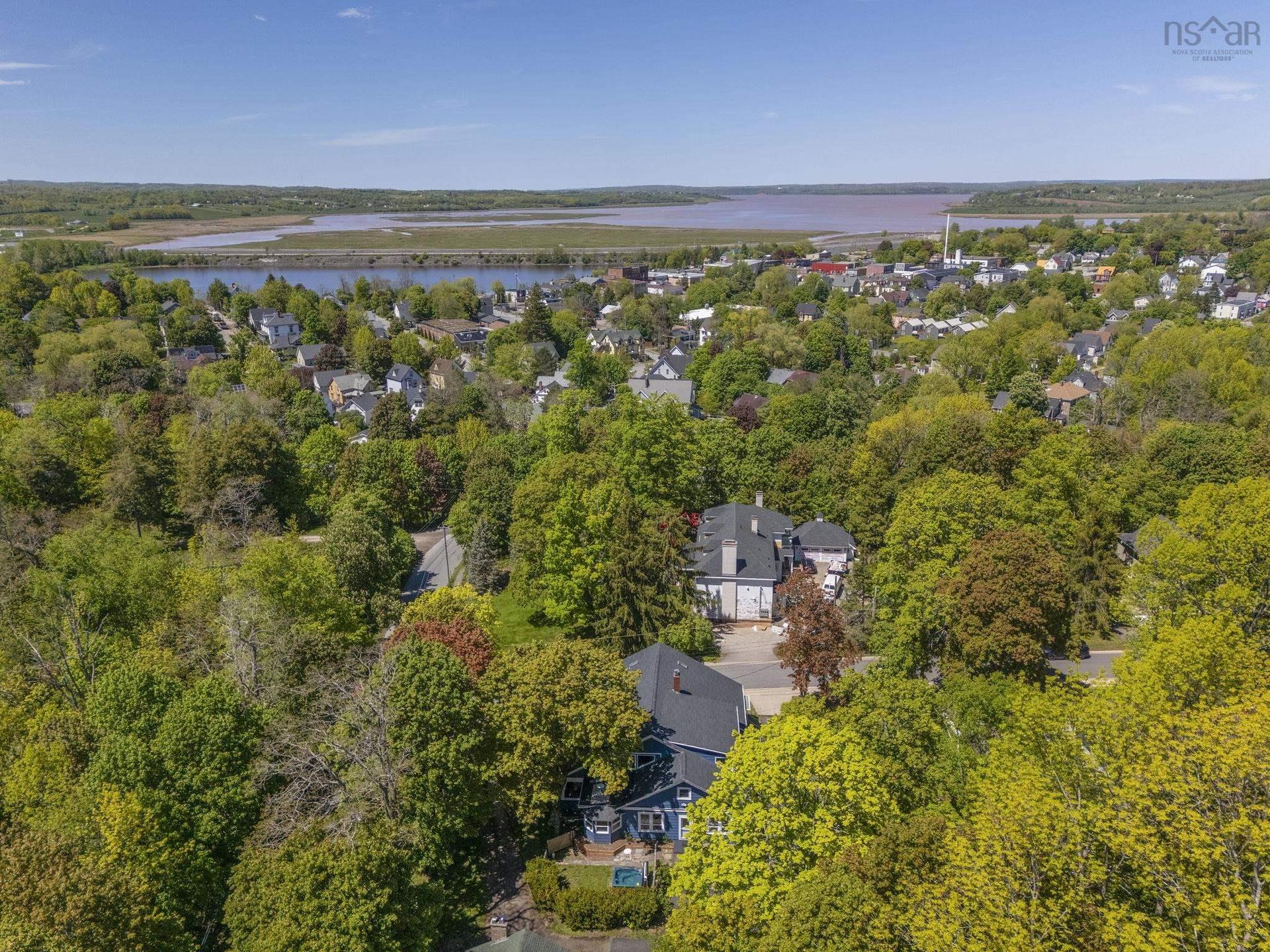471 Clifton Avenue, Windsor, NS