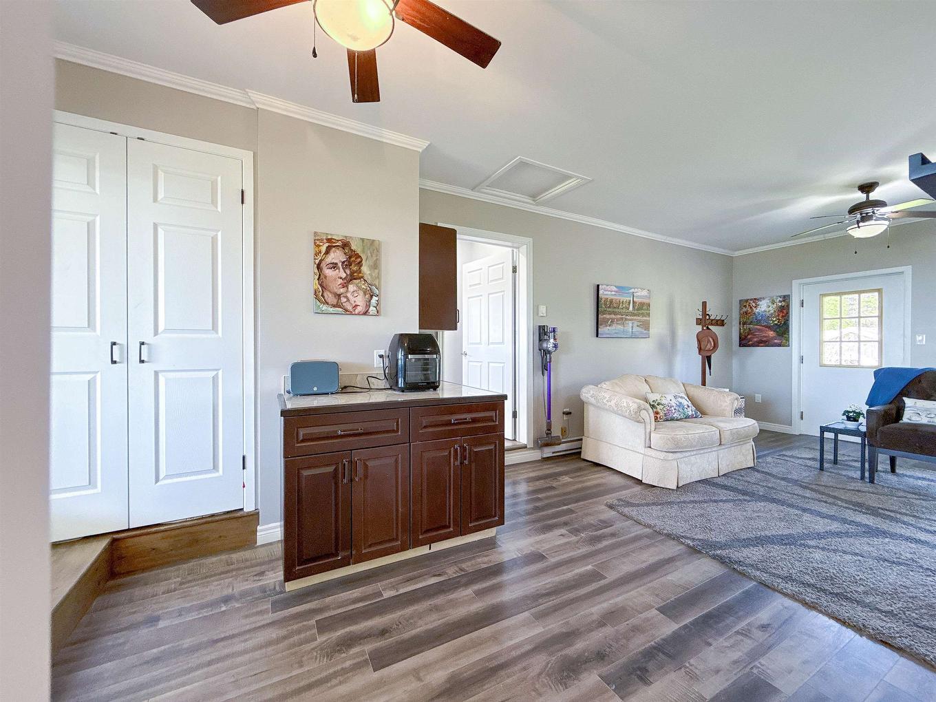12 Lighthouse Lane, Stratford, PE - Indoor Photo Showing Living Room