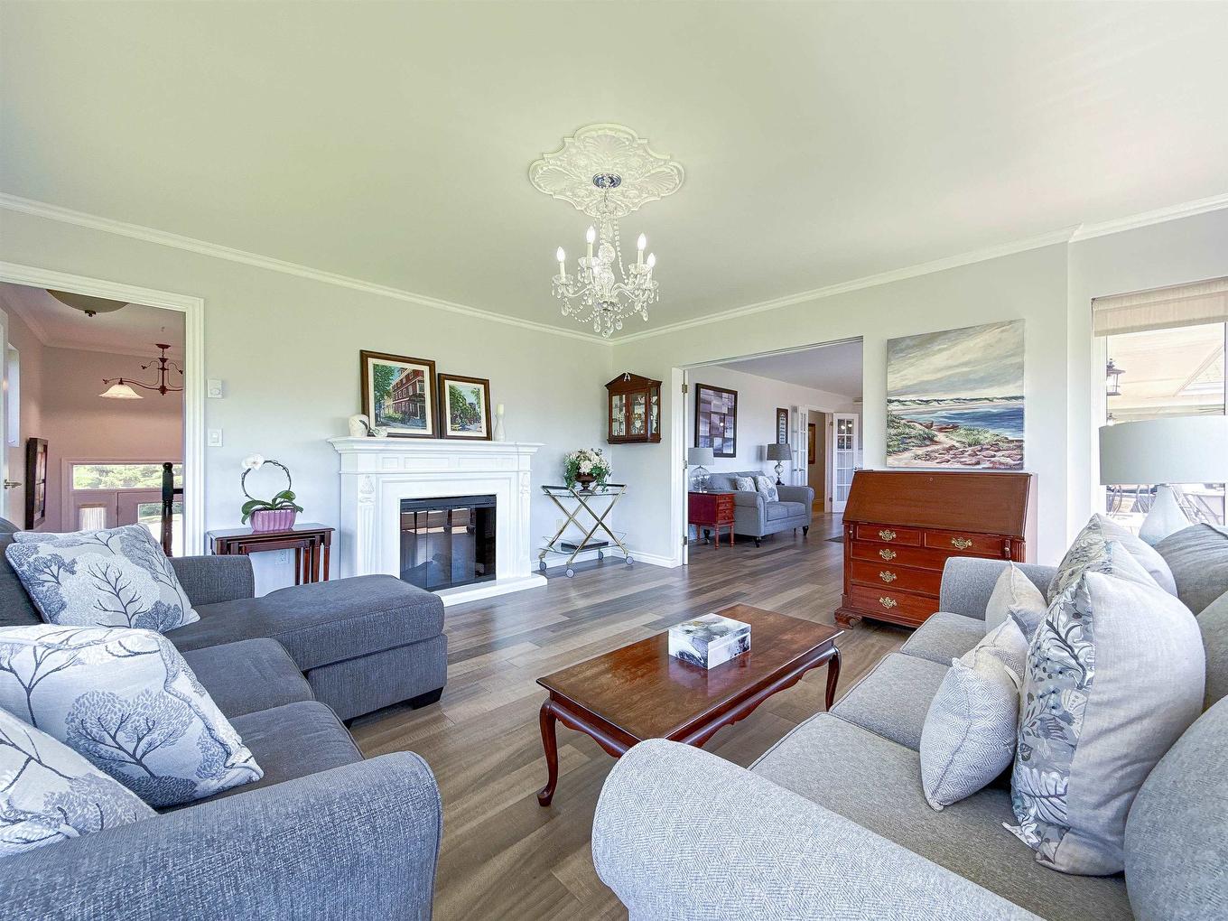 12 Lighthouse Lane, Stratford, PE - Indoor Photo Showing Living Room With Fireplace