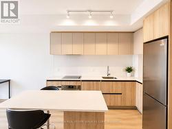 813 - 7950 BATHURST STREET Vaughan, ON L4J 0L4