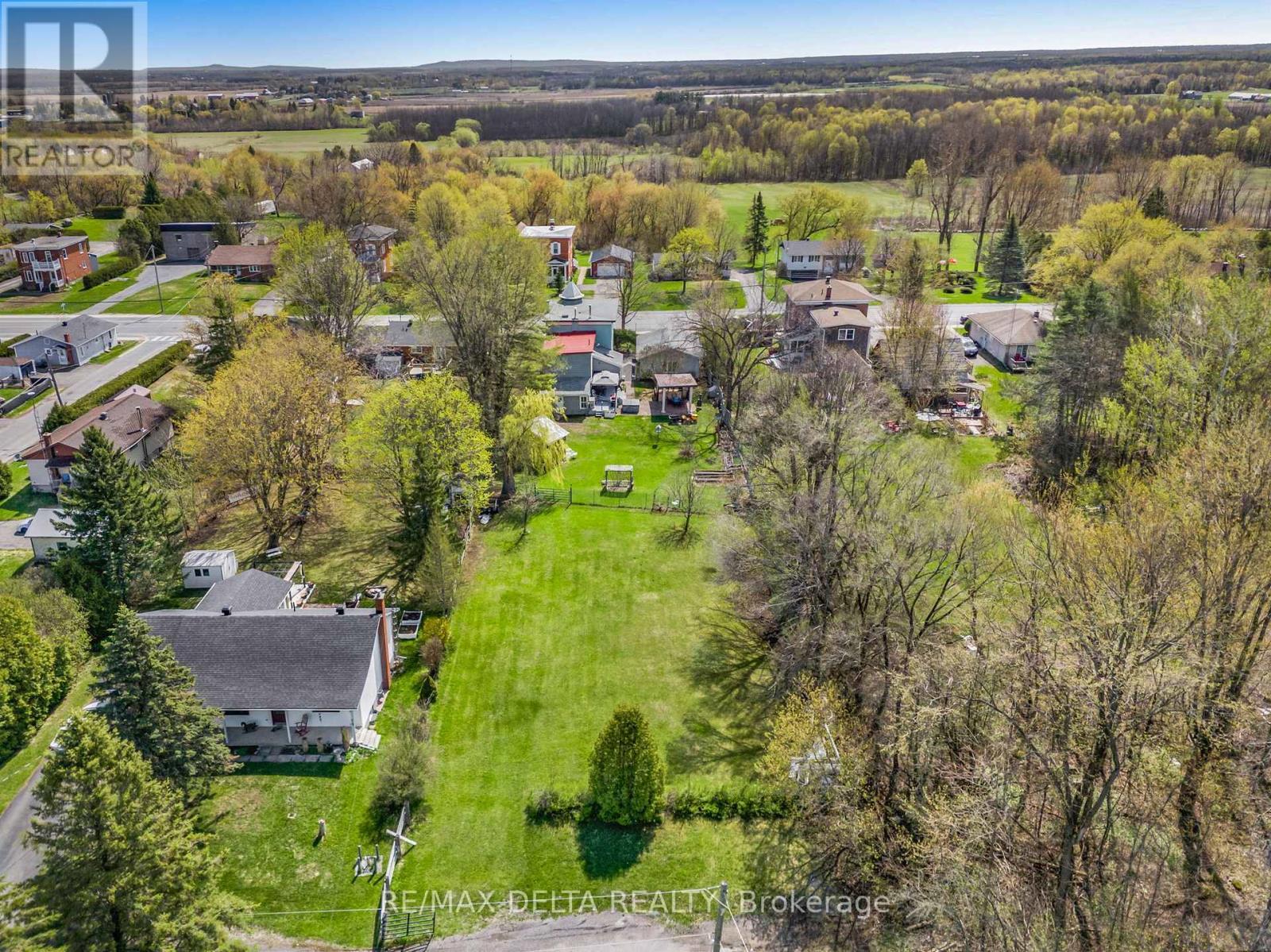 Great family space! - 132 High Street, Champlain, ON