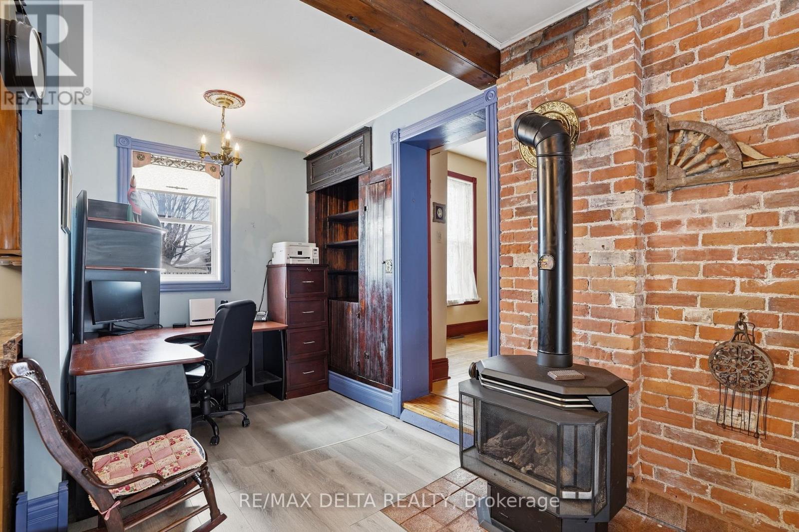 Newer gas stove in kitchen near breakfast nook. - 132 High Street, Champlain, ON