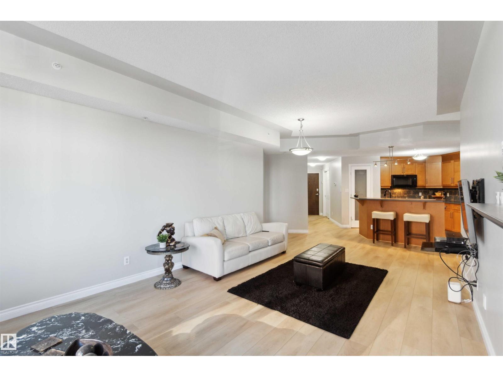 9020 Jasper Av Nw, Edmonton, AB