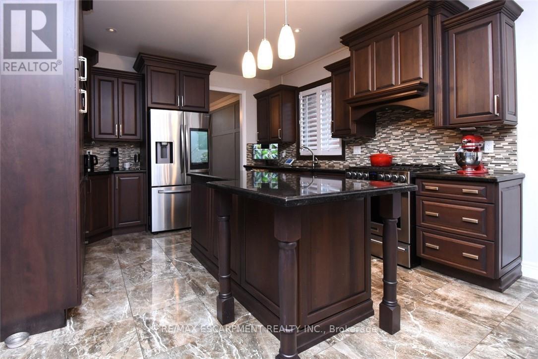 708 Winston Road, Grimsby, ON