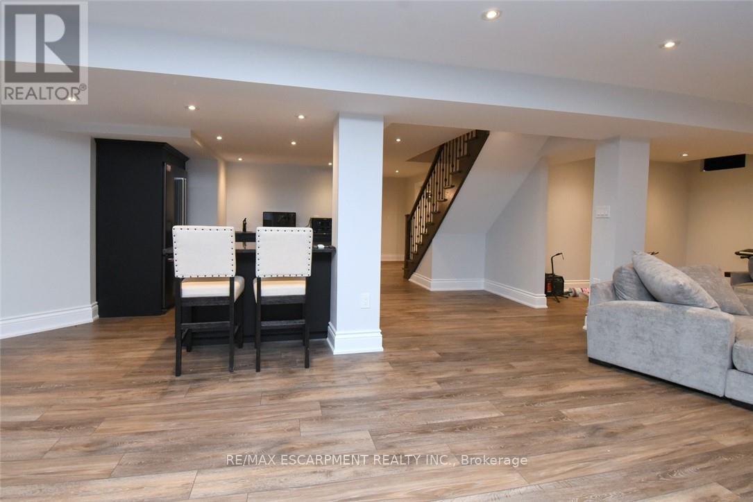 708 Winston Road, Grimsby, ON