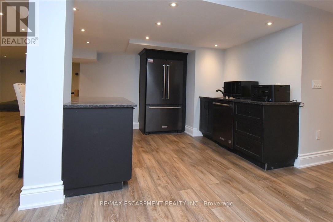 708 Winston Road, Grimsby, ON