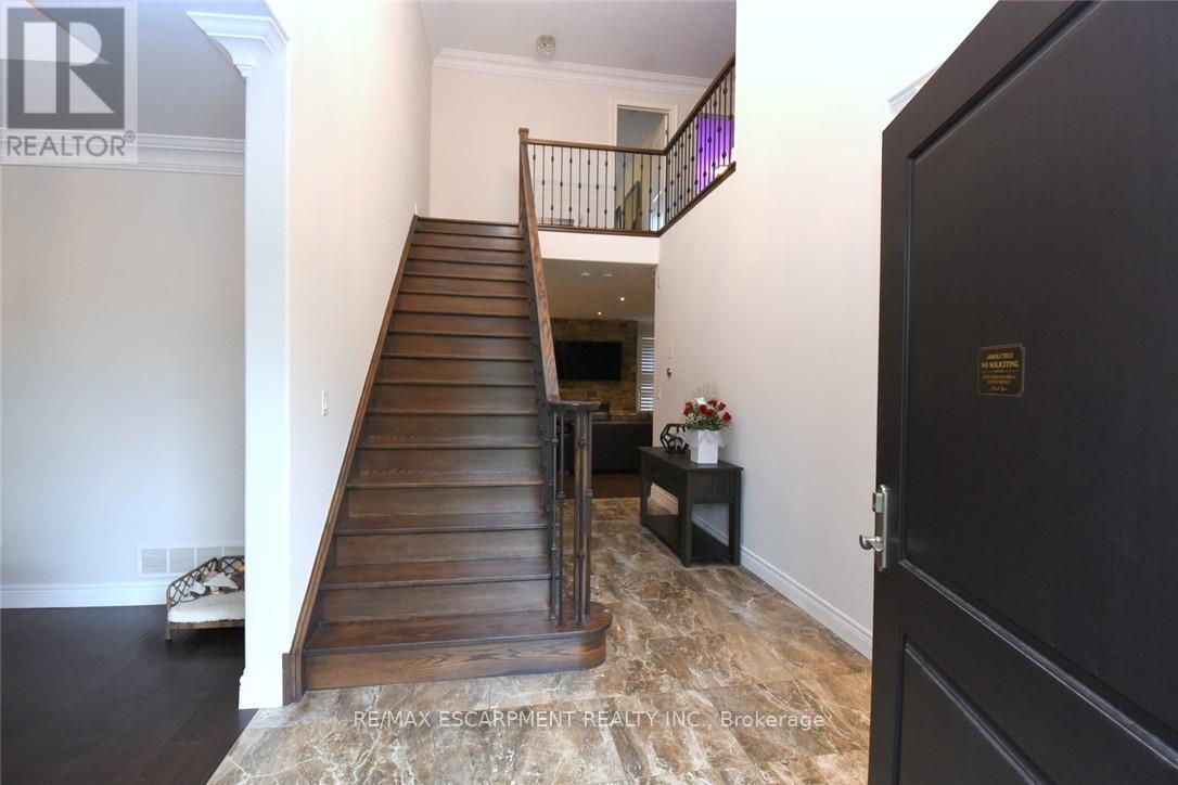 708 Winston Road, Grimsby, ON
