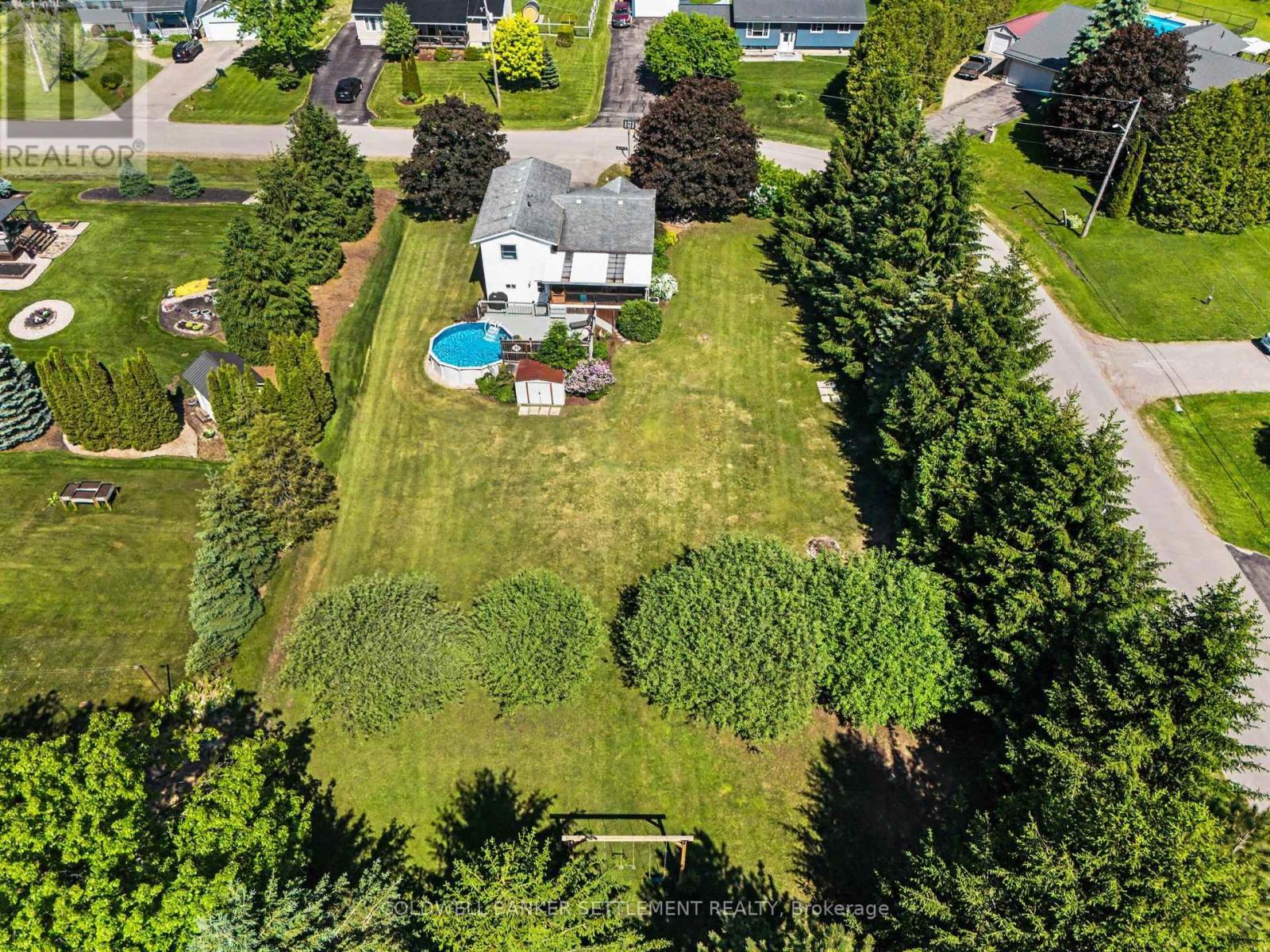 Large, private, tree lined property - 12 Cornell Crescent, Elizabethtown-Kitley, ON