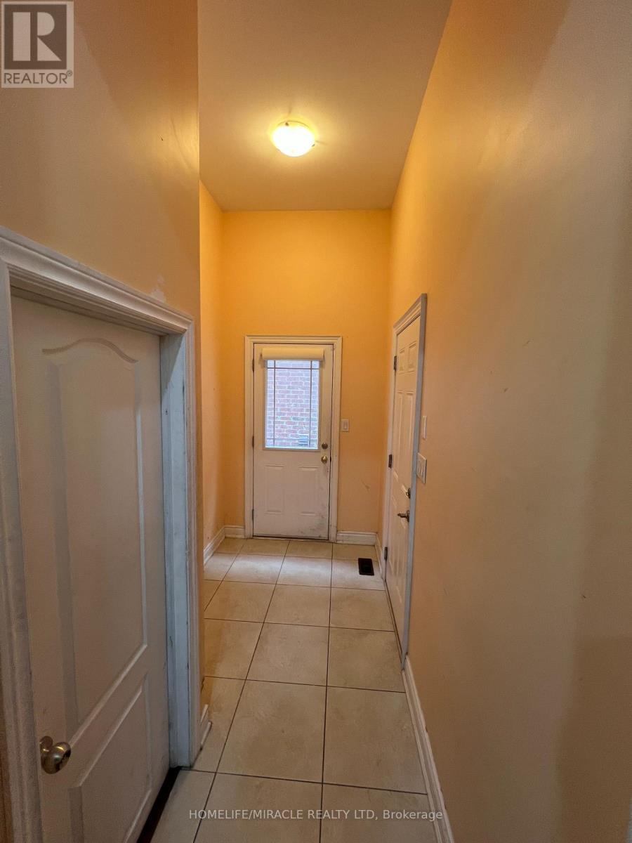 8 Arda Crescent, Brampton, ON