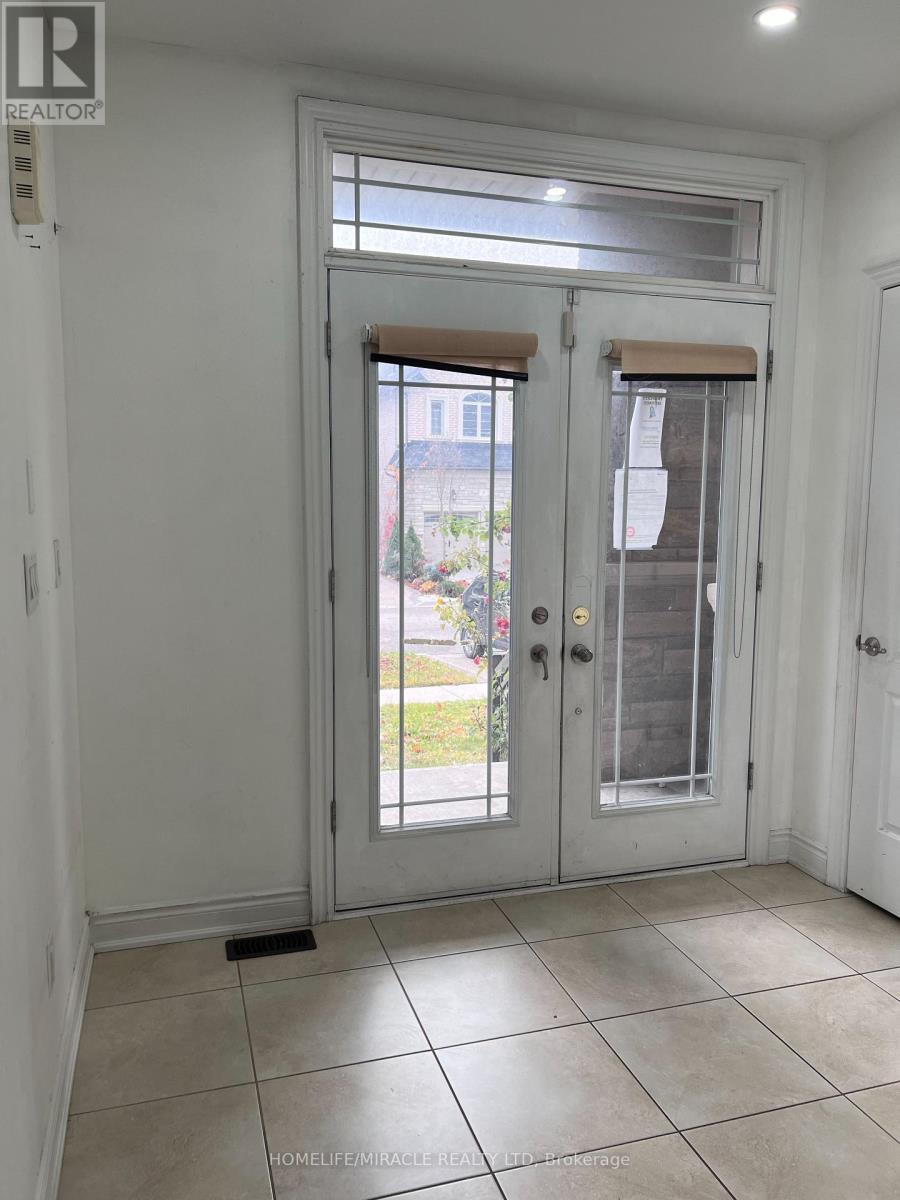 8 Arda Crescent, Brampton, ON
