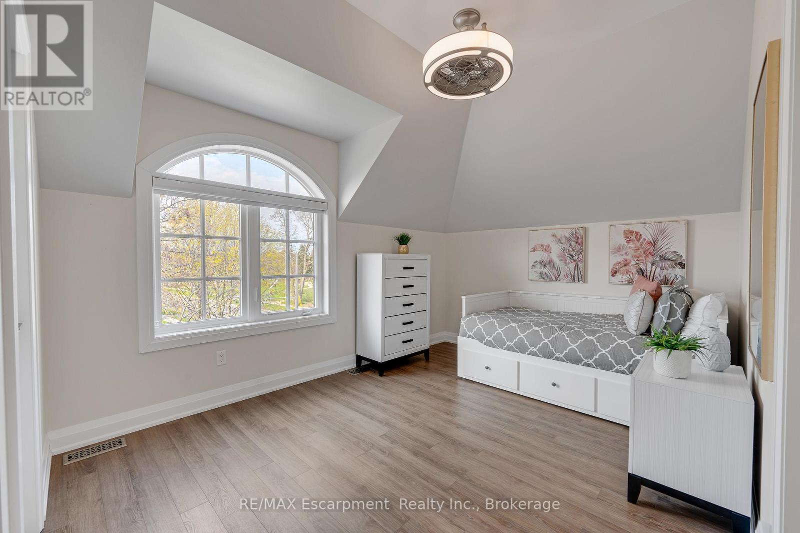 1 - 2362 New Street, Burlington (Brant), ON
