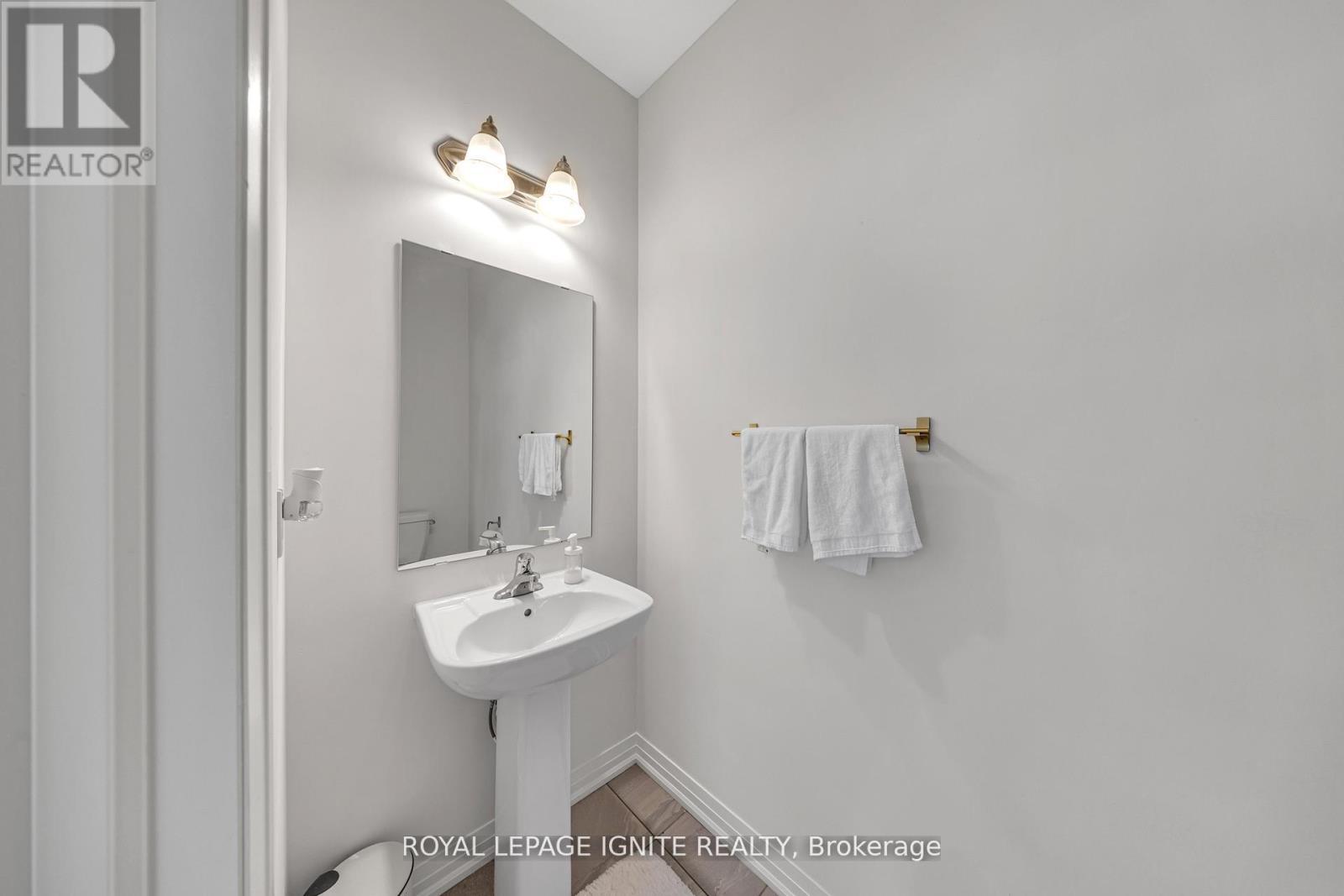 163 Spitfire Drive, Hamilton, ON