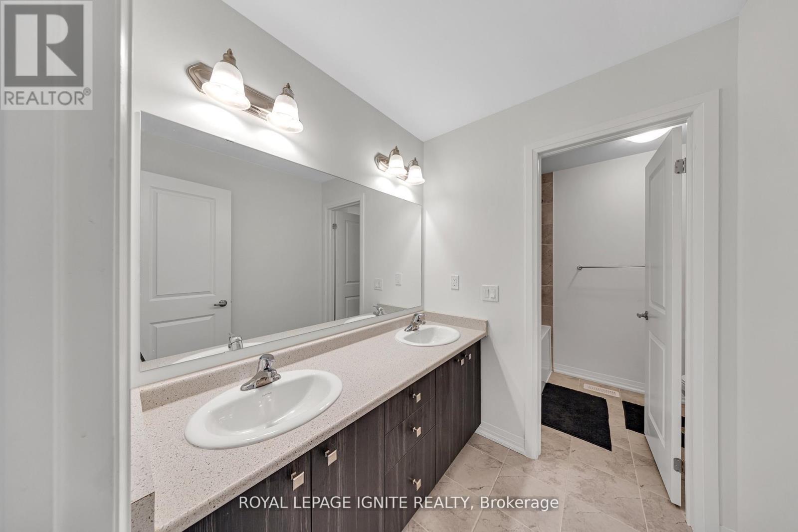 163 Spitfire Drive, Hamilton, ON