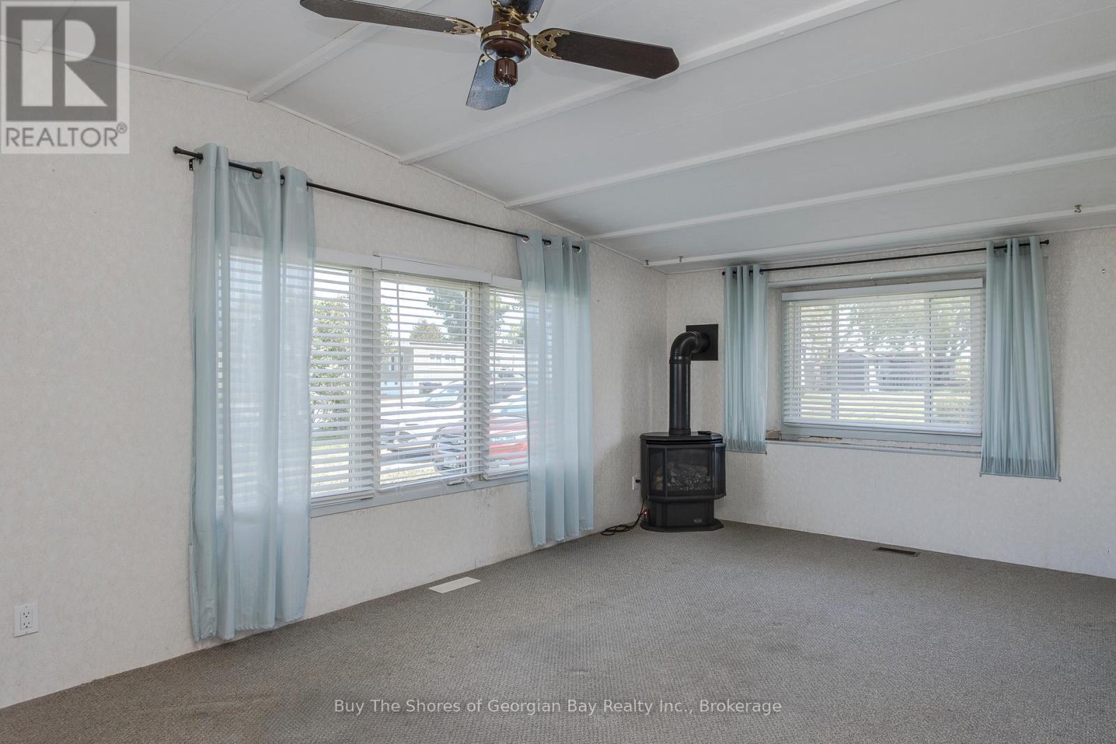 10 Maple Lane, Midland, ON - Indoor Photo Showing Other Room
