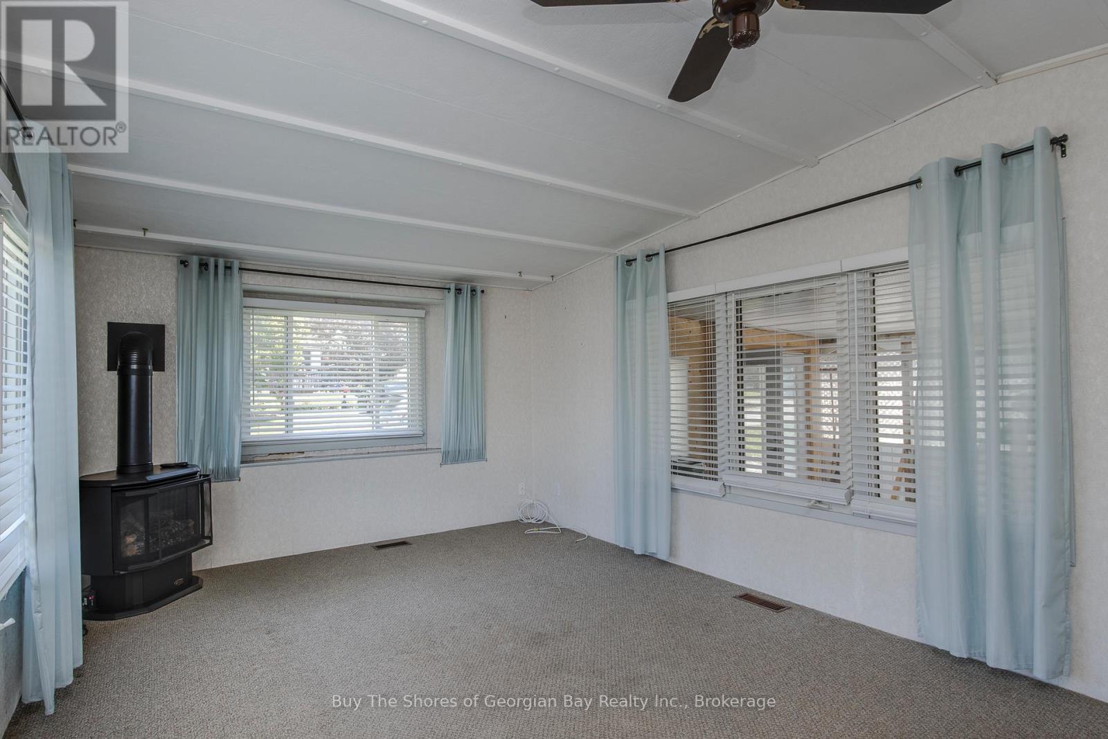10 Maple Lane, Midland, ON - Indoor Photo Showing Other Room