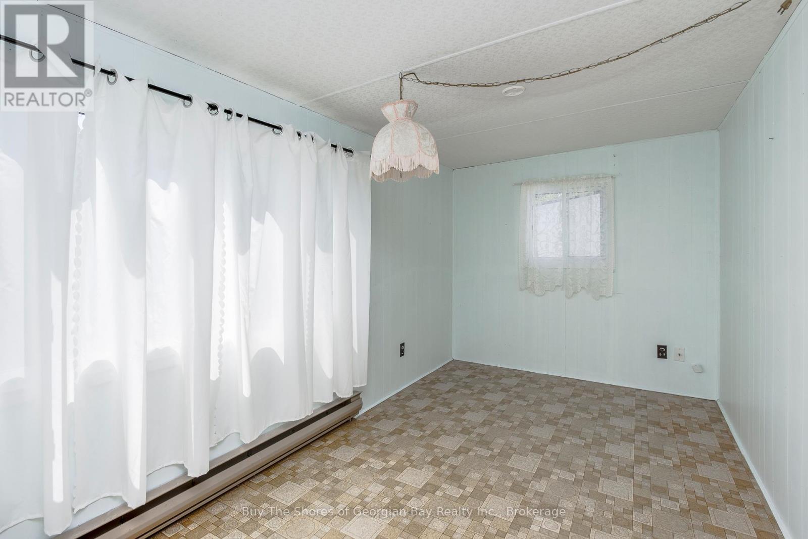 10 Maple Lane, Midland, ON - Indoor Photo Showing Other Room