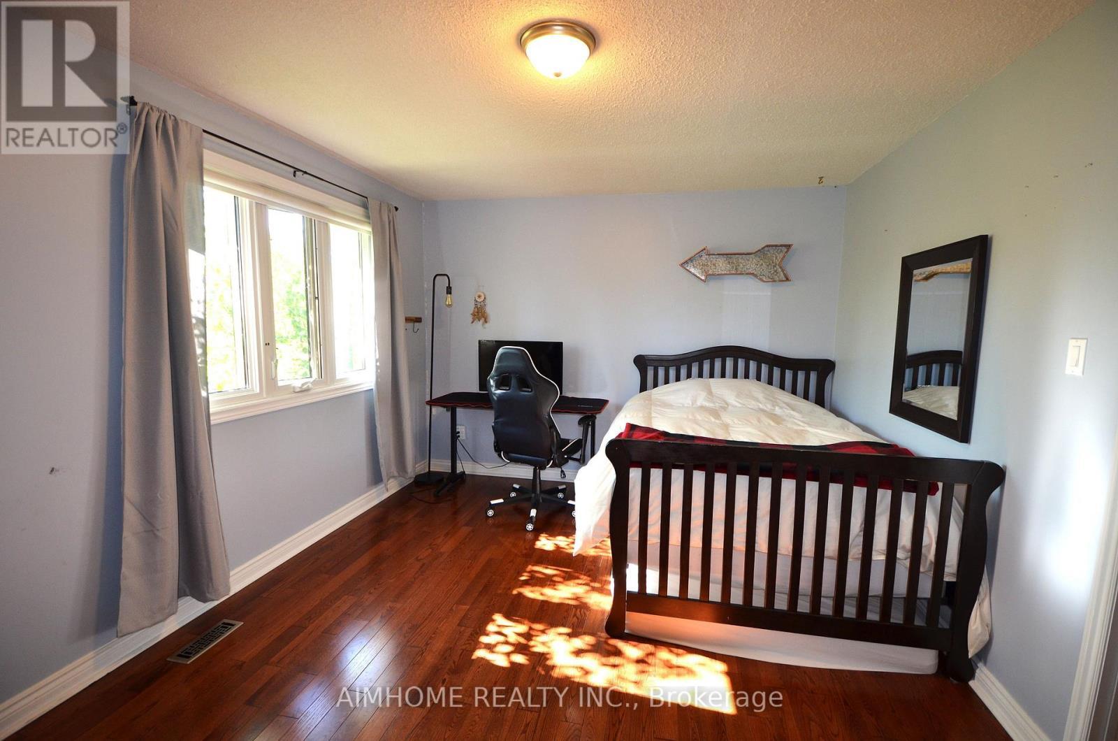 80 Golf Links Drive, Aurora, ON