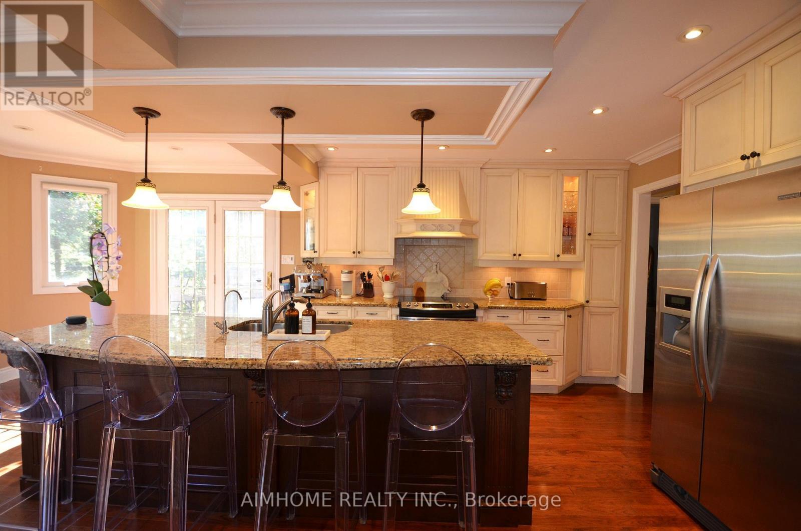 80 Golf Links Drive, Aurora, ON